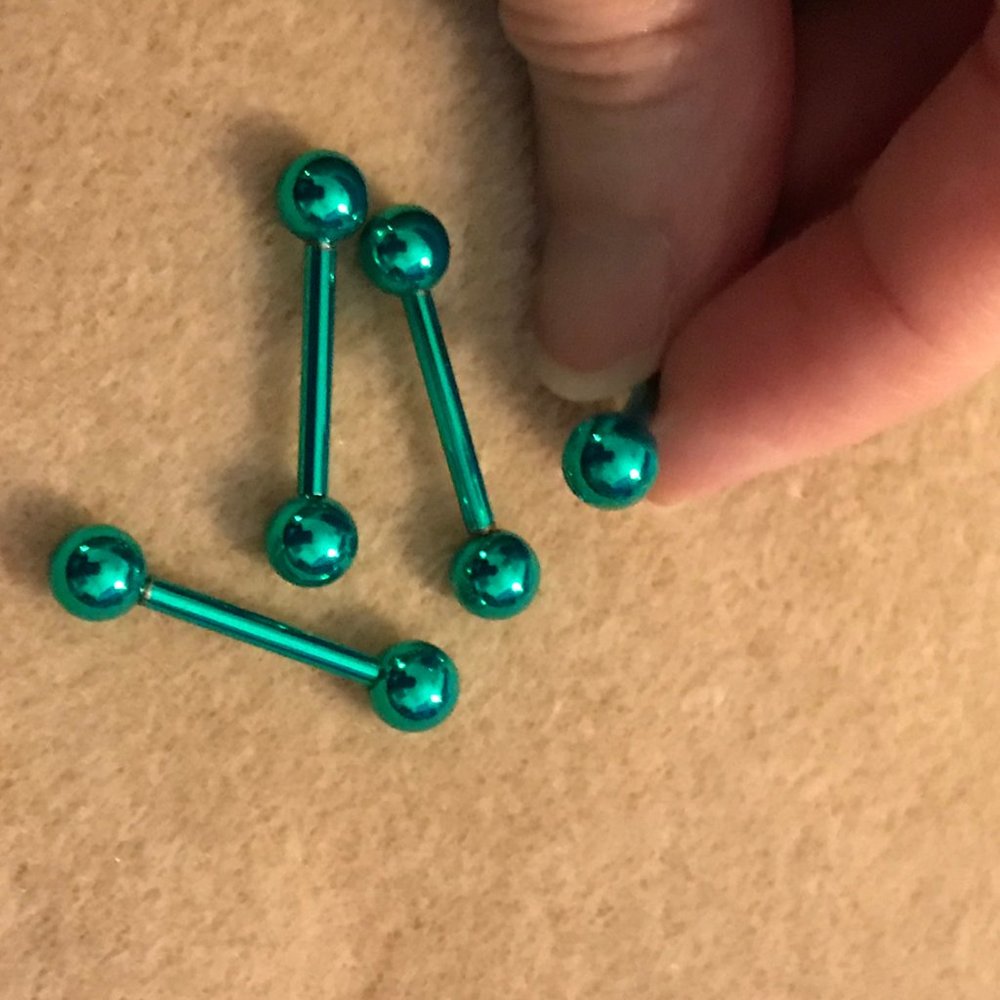 12 Gauge Green Titanium Tongue Ring
